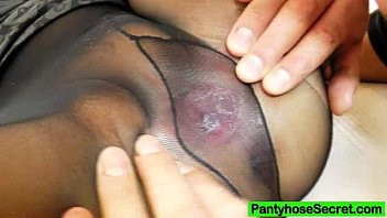 Play Vagina drilling while wearing hose