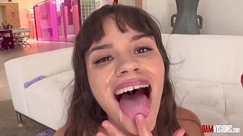 Play Horny Brunette Rose Lynn's Slow Hot Gaping Anal Sex