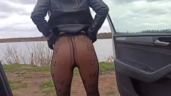 Play Squirting Amateur Gets Wet in Pantyhose