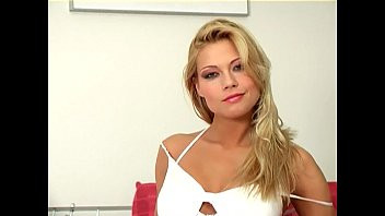 Play Pretty blonde rubs her pussy in boots and stockings