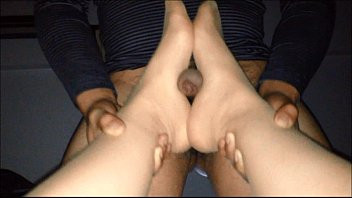Play Pantyhose footjob