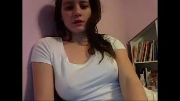 Play Busty teen dildoing on webcam
