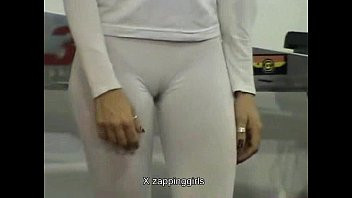 Play Rica promotora en spandex blanco transparente (Stop Jerking Off! Try It: D‍ailyFuc‍k.org)