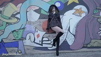 Play Jeny Smith pantyhose and high heels fetish tease