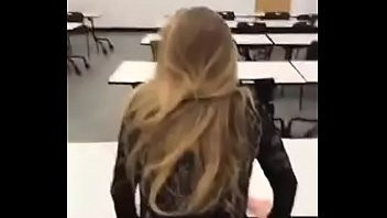 Play Hot girl college