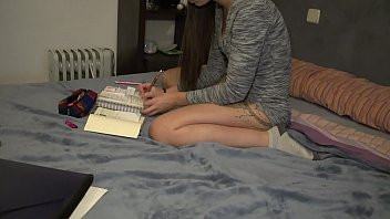 Play Teen in her first video changing herself sensually
