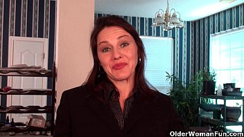 Play Business milf in pantyhose works hairy pussy