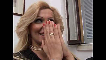 Play Horny milf desperate housewives #4