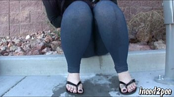 Play Caroline Pierce pornstar wets her spandex in public