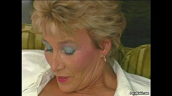 Play Granny Tries Anal
