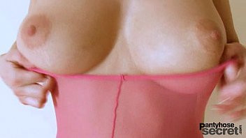Play Mendy Dee big tits pantyhose masturbation
